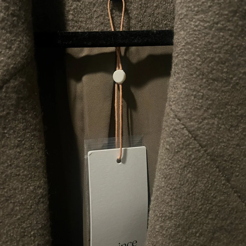 Quince 100% Merino Wool Coat - Picture 13 of 14